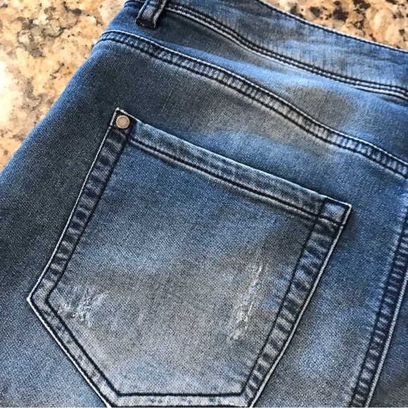 ▪️DESIGN LAB Distressed Jeans - Picture 6 of 13